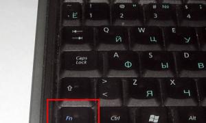 Fn kľúč na notebooku - tajné tlačidlo